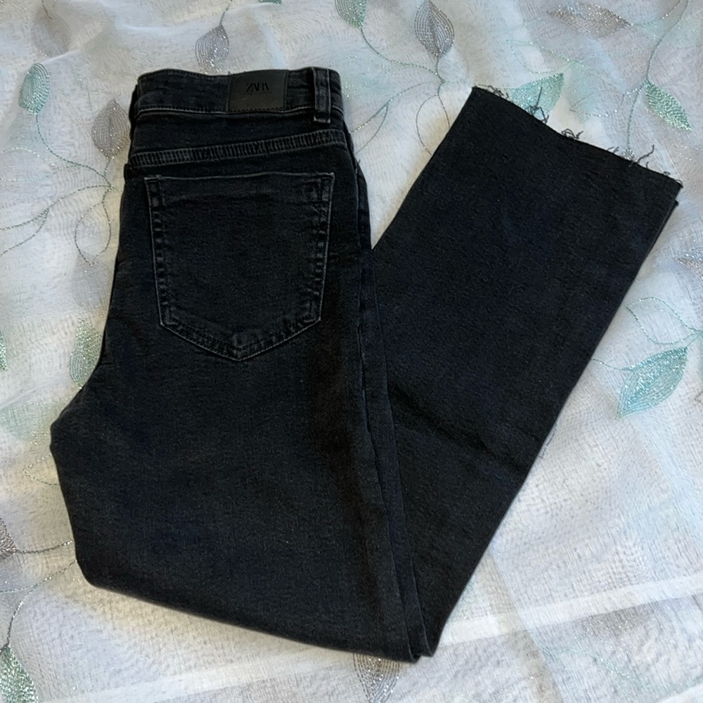 Zara Straight fit High Rise size 6